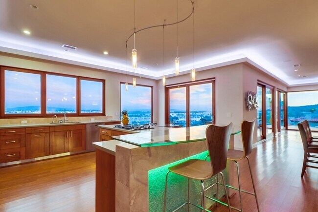 Foto del edificio - 835 Armada Terrace