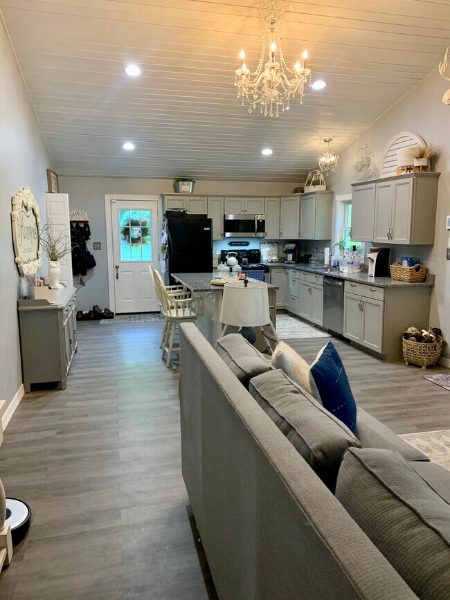6128 US Hwy 50 E, Bedford, IN 47421