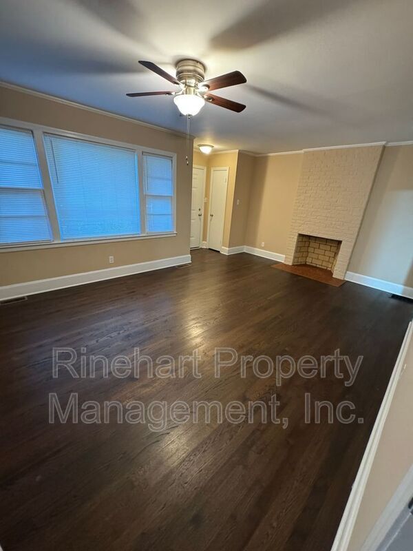 Foto del edificio - 1042 Westover Cir