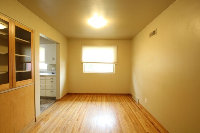 Building Photo - Beautiful Home near Benefis Hospital for L...