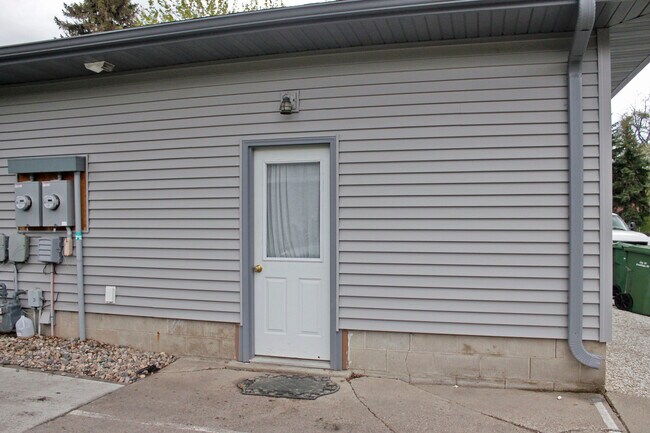 Basement units entrance - 517 7th St