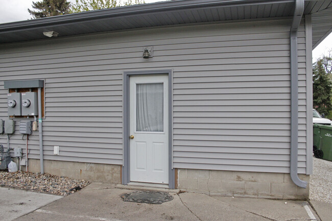 Basement units entrance - 517 7th St