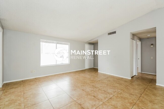Building Photo - 2 Bedroom Pet-Friendly Home in Tucson, AZ with Main Street Renewal