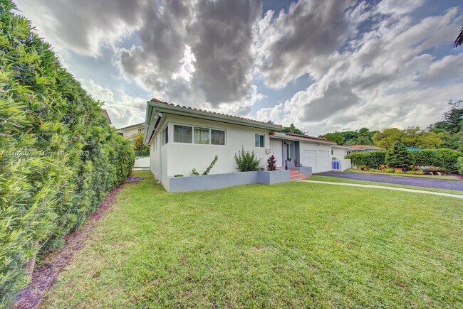 Foto del edificio - 3508 Crystal View Ct