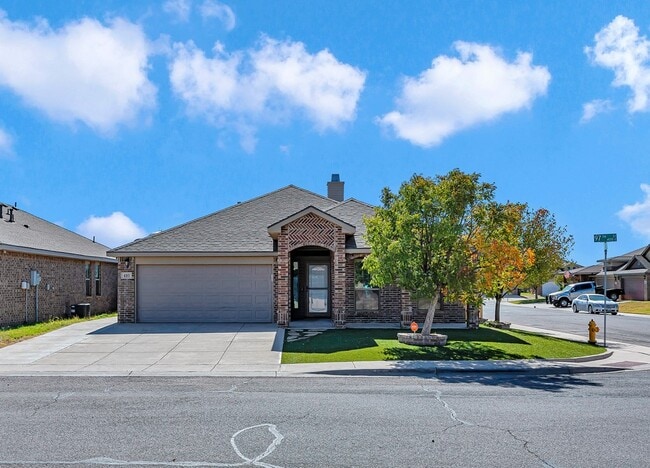 Building Photo - 410 E 97th St