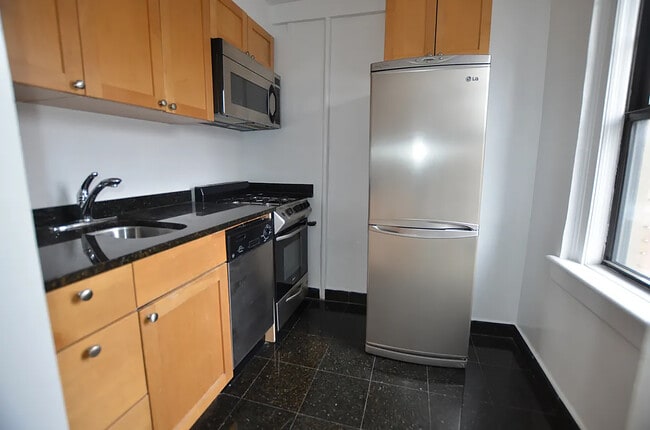 Building Photo - 10 Gramercy Park S