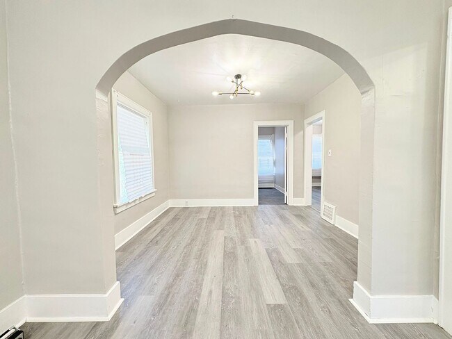 Foto del edificio - 2626 N Ontario St
