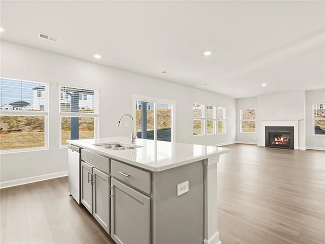 Building Photo - 105 Oval Ct