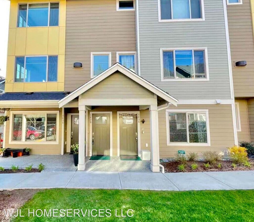 3 br, 2.5 bath House 1430 158th ct ne House Rental in Bellevue, WA