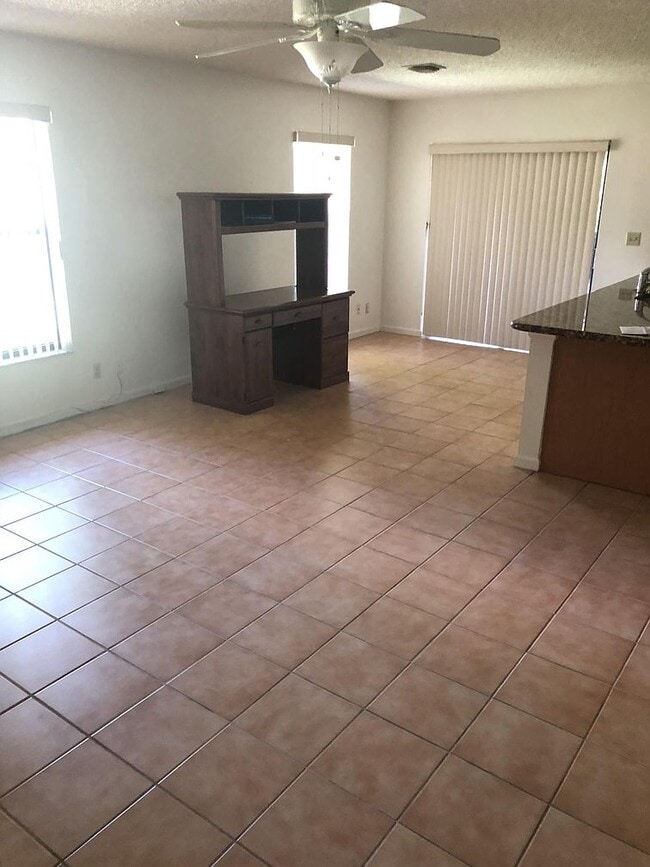Building Photo - 154 Sunflower Cir