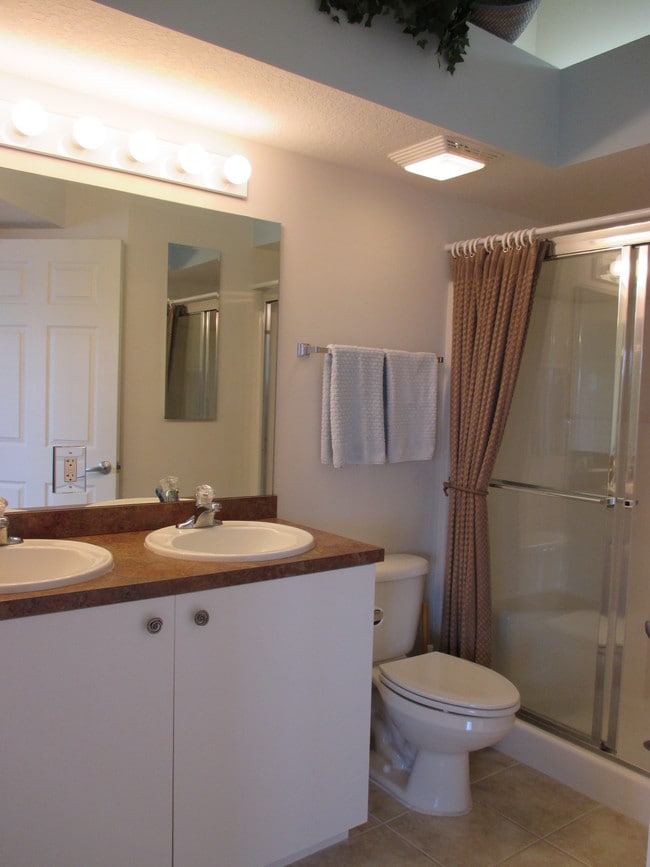 Building Photo - 9620 Rosewood Pointe Ter