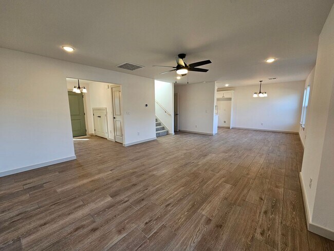 Building Photo - (3) Bed/(2.5) Bath Townhome Avail NOW! New Construction!