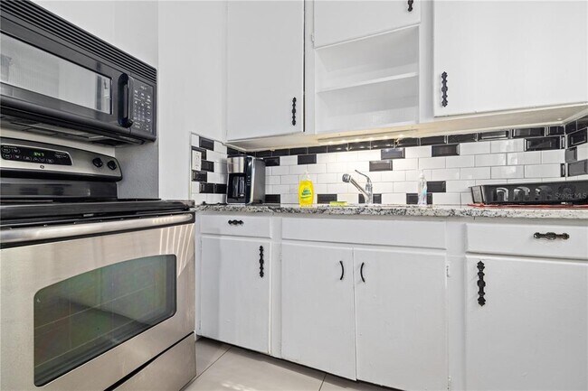 Foto del edificio - 6717 N Harer St