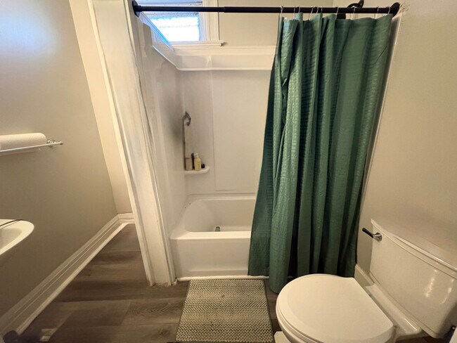 Foto del edificio - 329 Byrd St