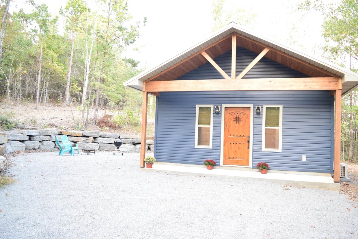 Foto principal - 86 Donham Dr