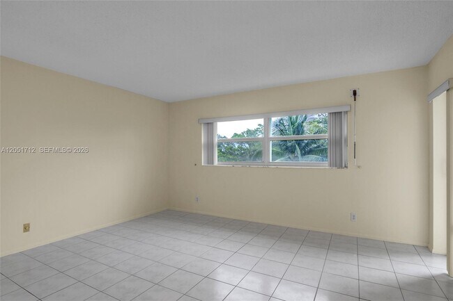 Foto del edificio - 1000 NE 14th Ave