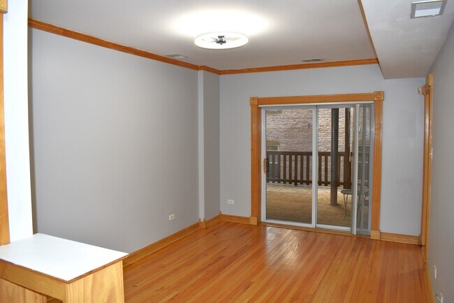 Building Photo - 7303 N Wolcott Ave