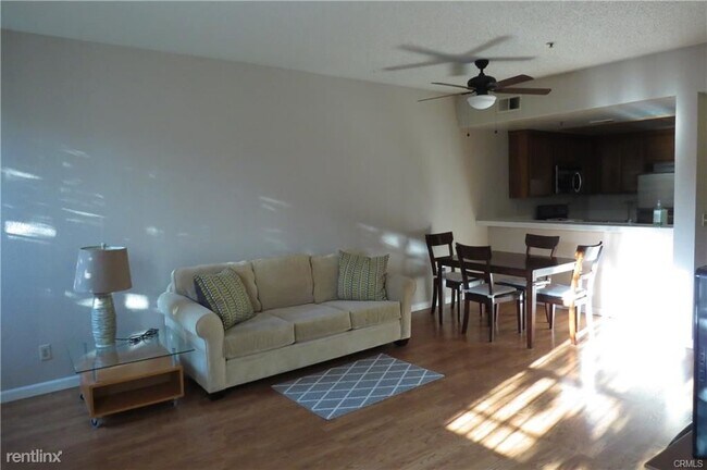 Building Photo - 2563 Plaza del Amo Plz