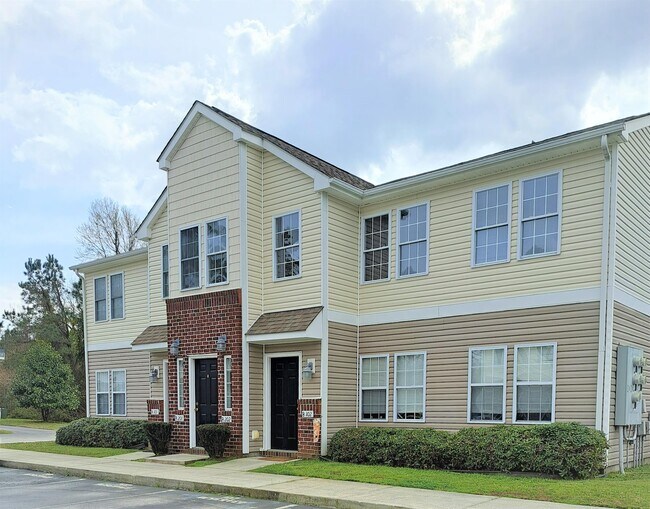 Foto del edificio - 4513 Country Club Rd