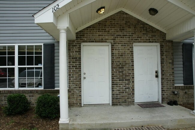 Building Photo - 3100 Dian Rd