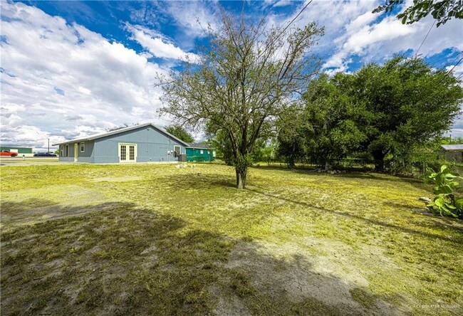 Foto del edificio - 18 Expressway 83