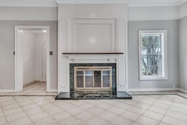 Foto del edificio - 3-BEDROOM IN ALAMO HEIGHTS W/ POOL