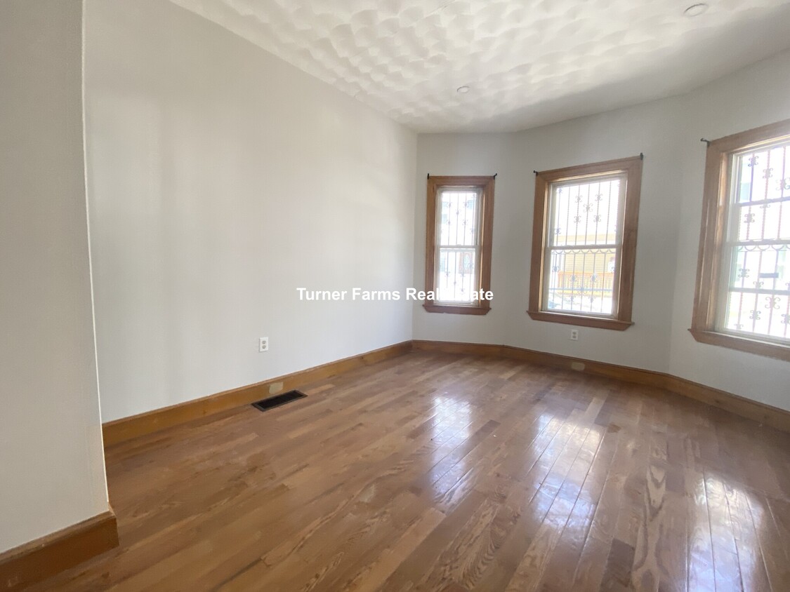 Primary Photo - 6 Cawfield St