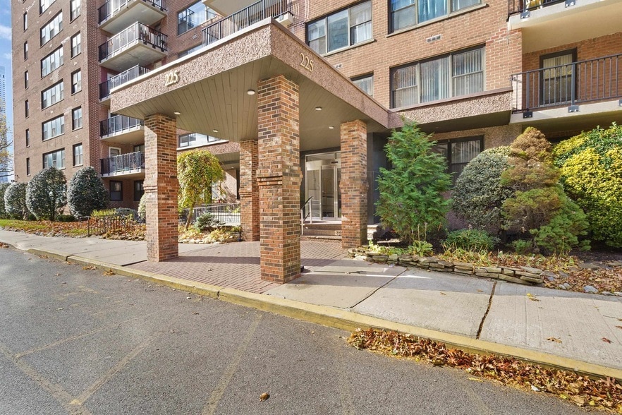 Photo - 225 St Pauls Avenue Unit 11J