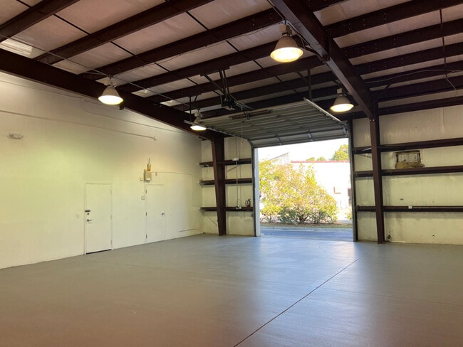 Foto del edificio - 128 Elk Dr