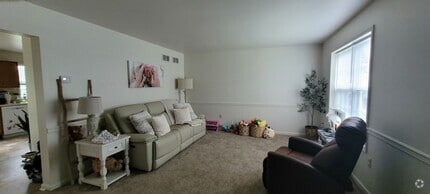 Building Photo - 143 Greenland Dr