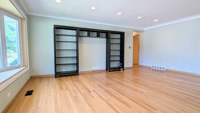 Foto del edificio - 736 N Wilshire Ln