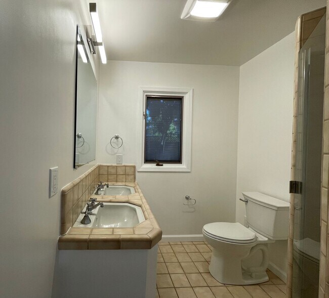 Foto del edificio - Palo Alto Midtown Updated 4BR Home w/ Spacious Yard