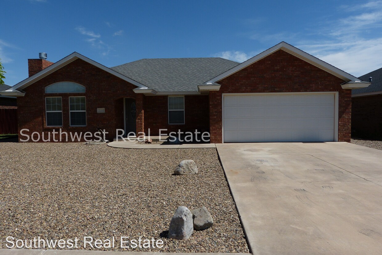 Foto principal - 3 br, 2 bath House - 2104 Reese