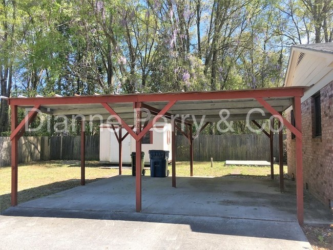 Building Photo - 622 Holbrook Ave