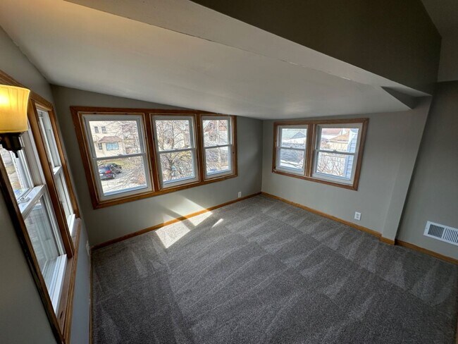 Foto del edificio - 3 Bedroom Single Family