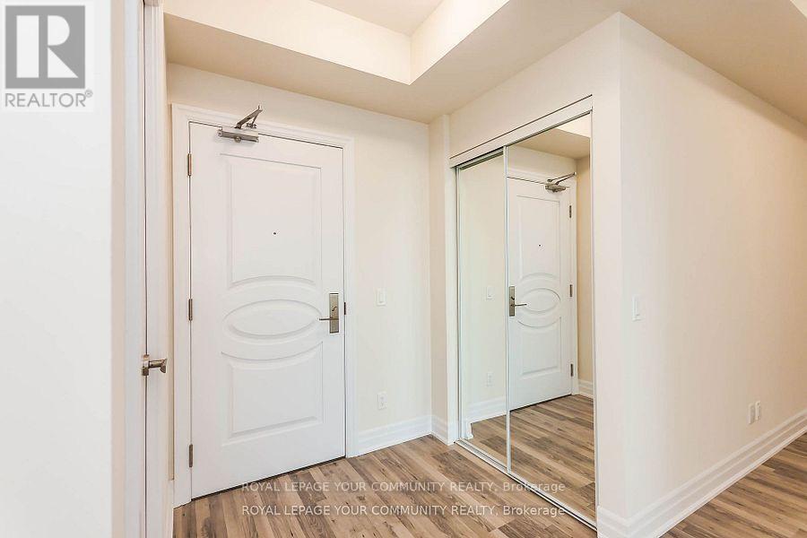 Photo principale - 9075-9075 Jane St