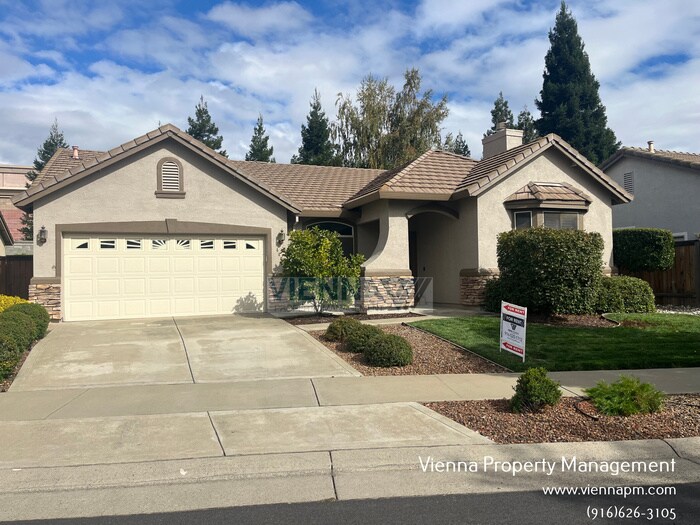 Primary Photo - 440 Crestfield Cir