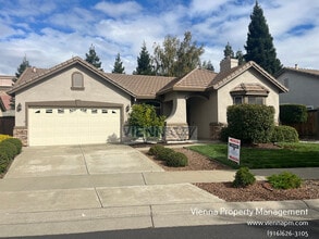 Building Photo - 440 Crestfield Cir