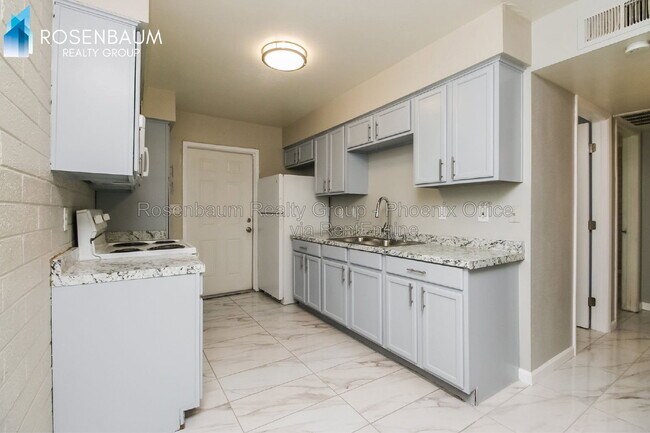 Foto del edificio - 654 S Mesa Dr