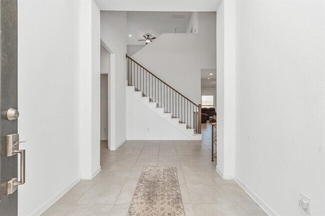 Building Photo - 5007 Sierra Ridge Dr
