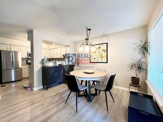 Foto del edificio - 13900 Lake Song Ln