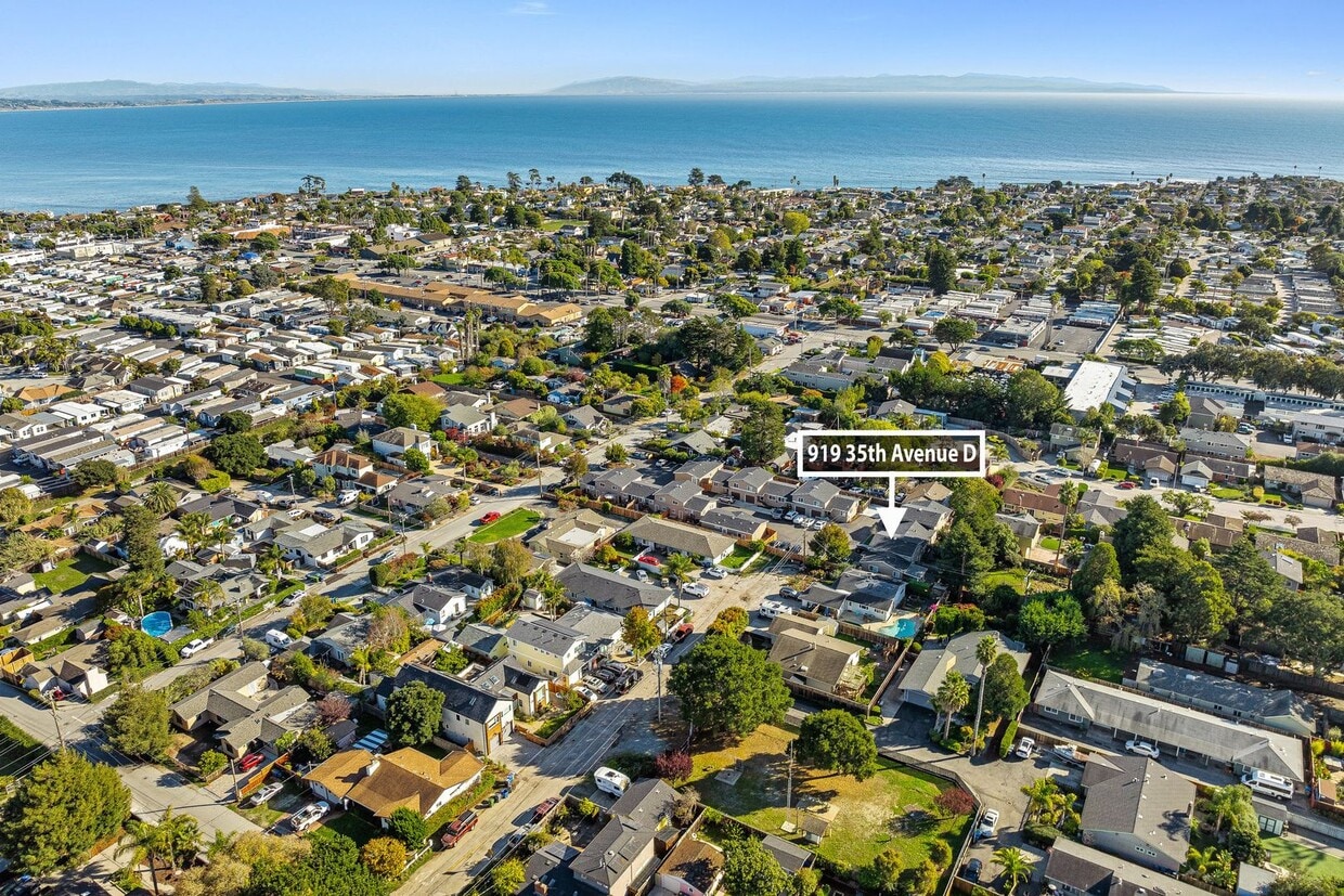 Foto principal - Bright & Beautiful 2BR Apartment Near Plea...