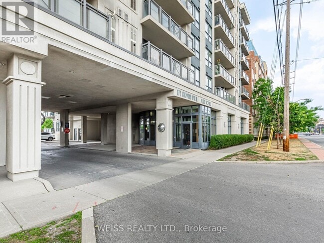 Building Photo - 872-872 Sheppard Ave W
