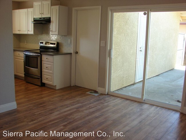 Foto del edificio - 9642 K St