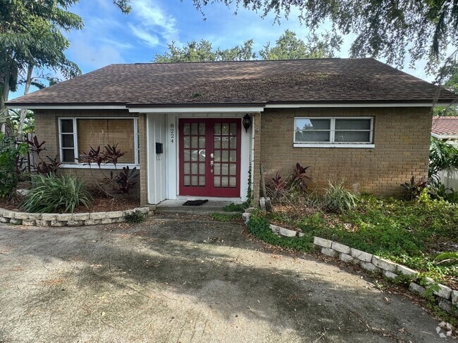 Building Photo - 8224 27th Ave N