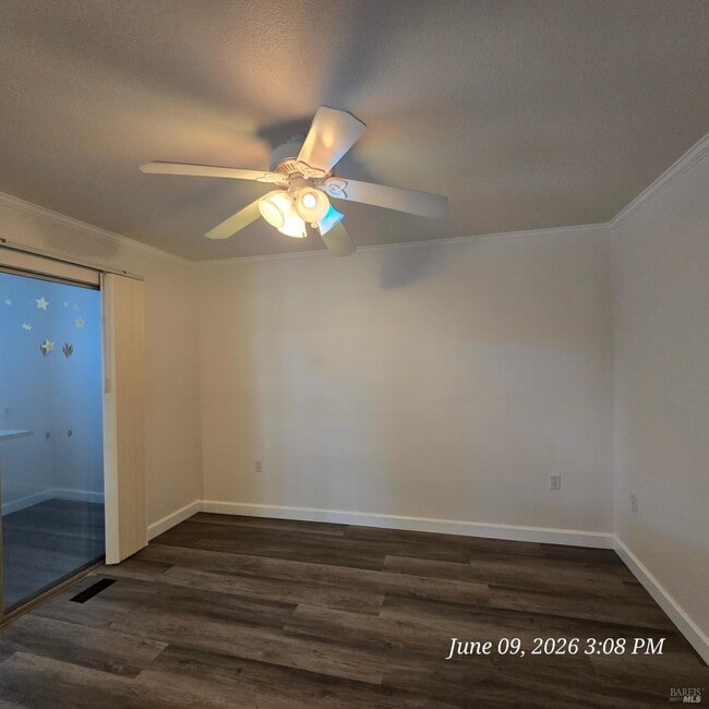 Building Photo - 118 Yosemite Cir