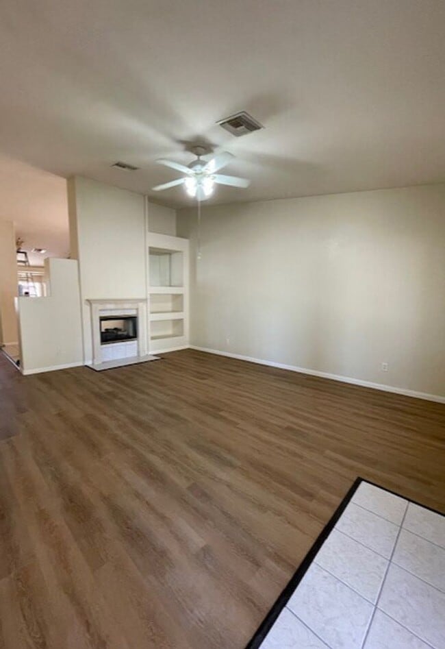 Foto del edificio - MOVE-IN READY 3BR/2BA SINGLE FAMILY HOME I...
