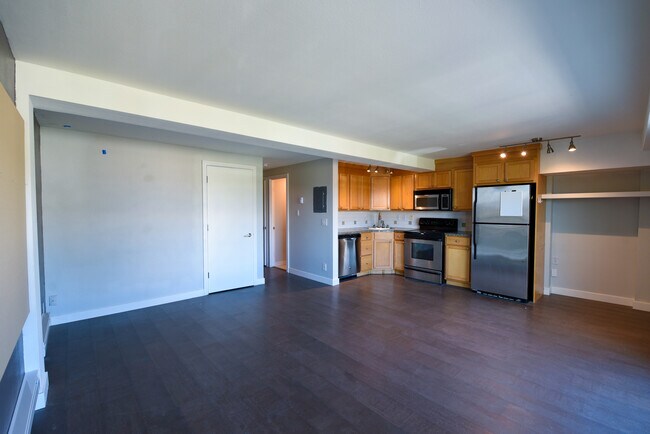 Cocina - 1525 Taylor Ave N