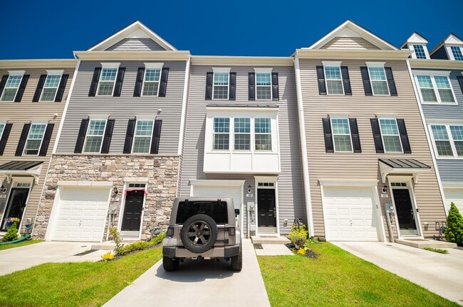 Building Photo - 309 Spring Bank Way