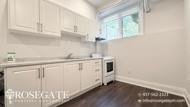 Photo du bâtiment - Newly Renovated 2-Bedroom Apartment in Tor...